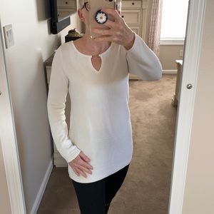 Dana Buchman cream tunic sweater with keyhole neckline